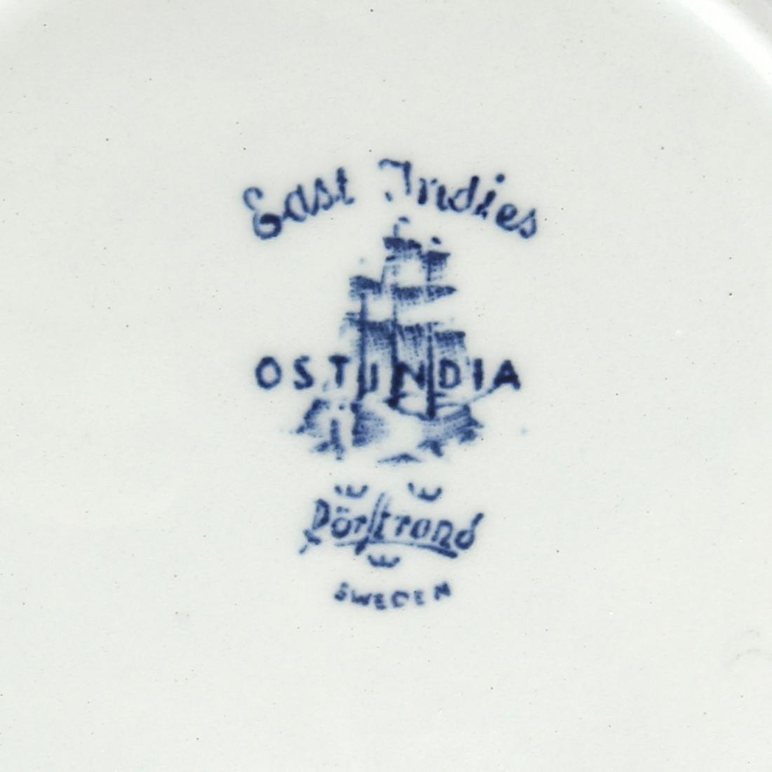 Service set, approximately 92 pieces "Ostindia" Rörstrand earthenware, second half of the 20th century.