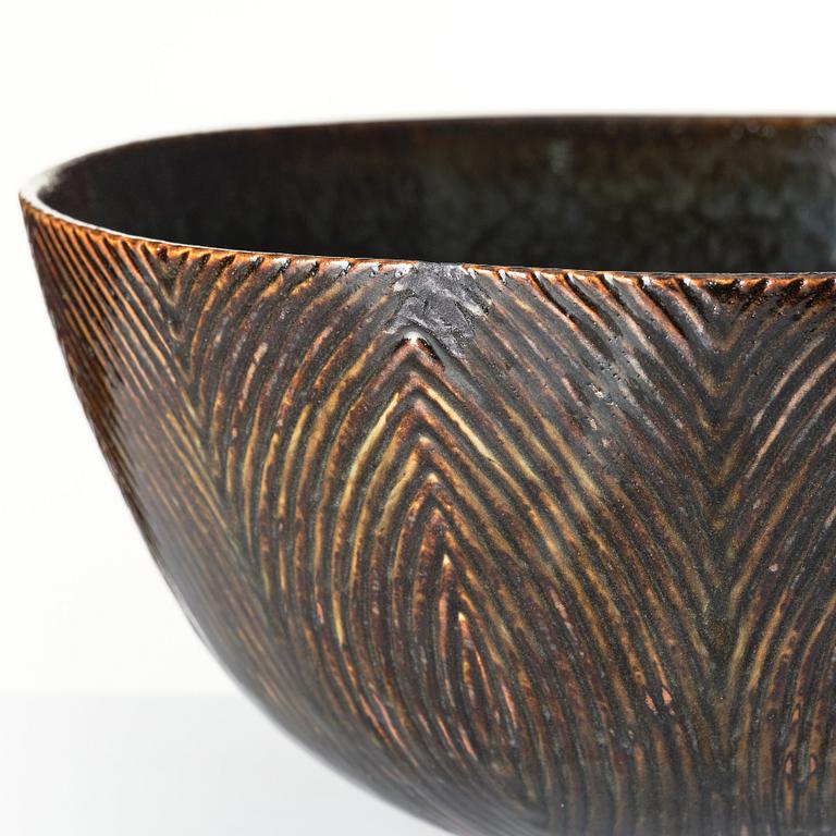 Axel Salto, a 'fluted style' stoneware bowl, Royal Copenhagen 1966, model 20675.