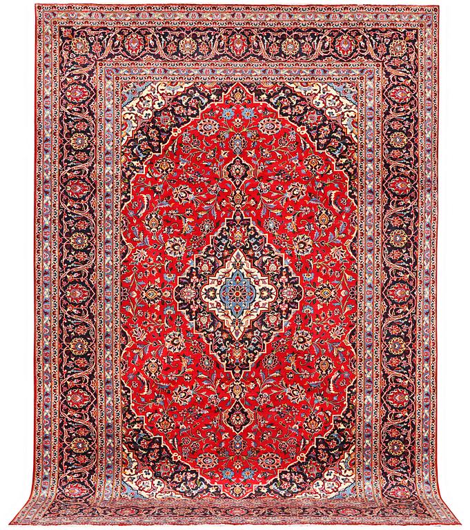 A carpet, Kashan, approx. 360 x 247 cm.