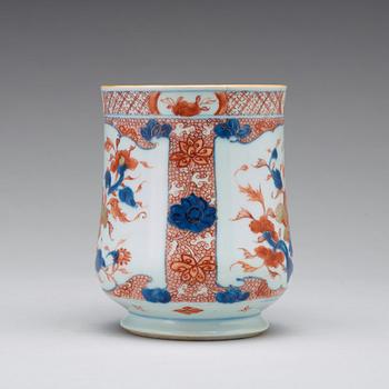 A large imari tankard, Qing dynasty, early 18th Century.