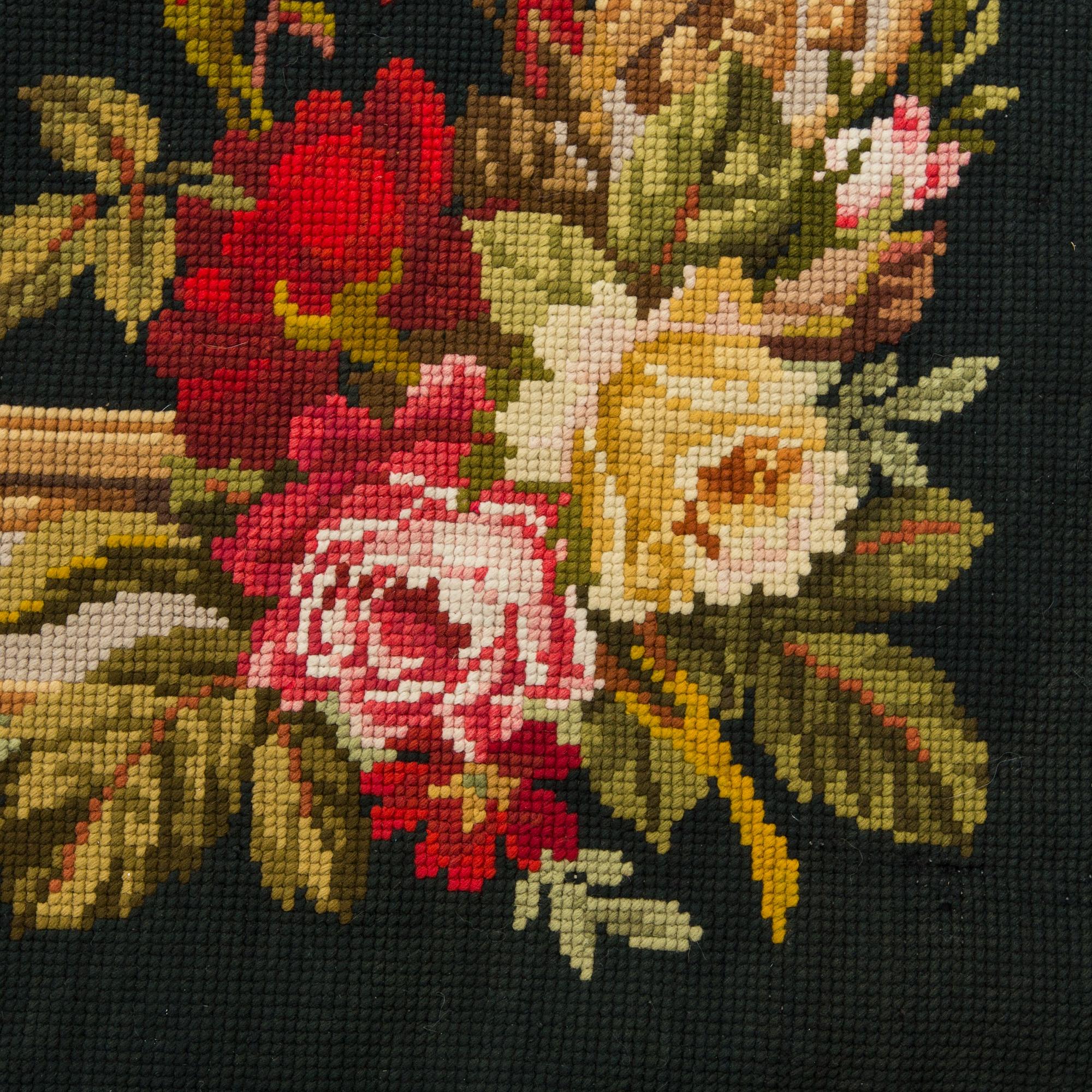 BRODERAD MATTA, nyrokoko, sent 1800-tal, 173 x 128 (utan fransar).