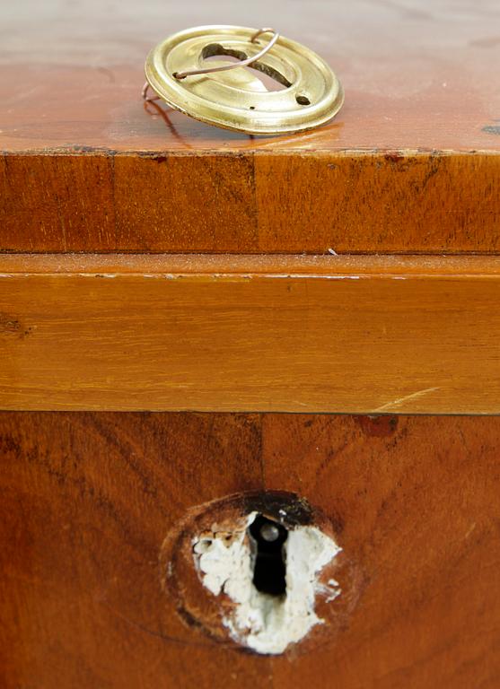 CHIFFONJÉ, sengustaviansk, 1800-talets mitt.