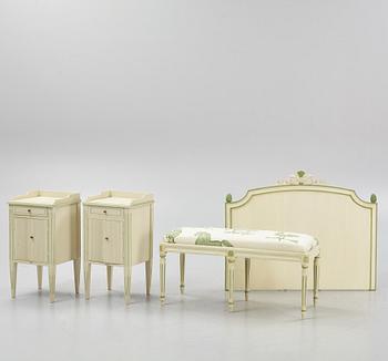 Sovrumsmöblemang, 4 delar, gustaviansk stil, sent 1900-tal.