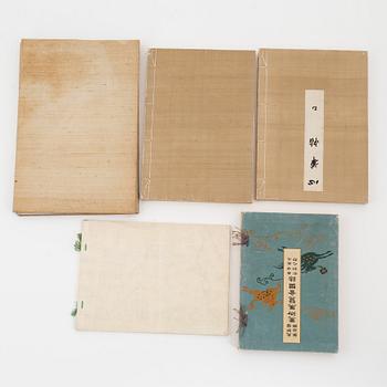 A set of five Japanese books of art, early 20th Century.