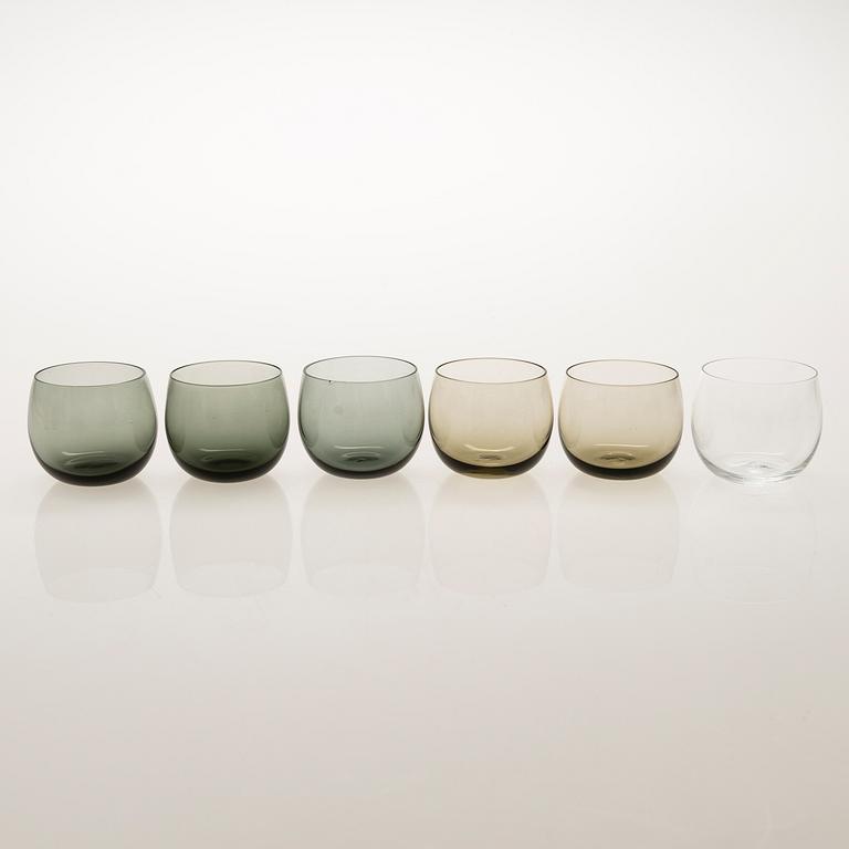 SAARA HOPEA, A 31 pieces set of glassware. Nuutajärvi.