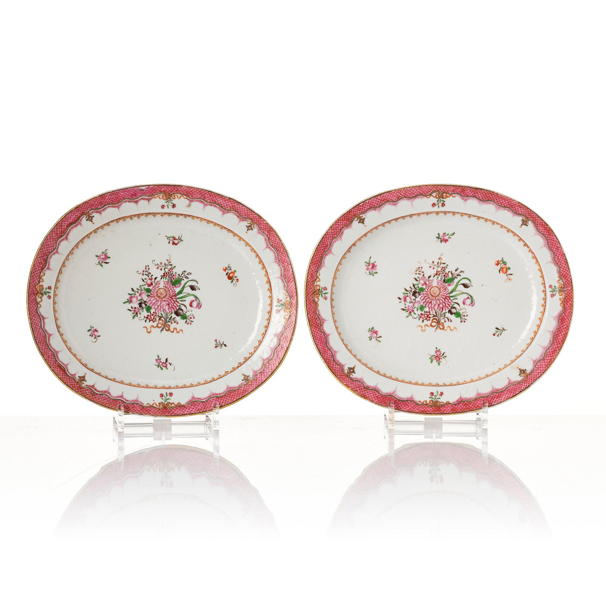 A pair of famille rose 'Export porcelain' tureens with covers, Qing dynasty, 18th century.