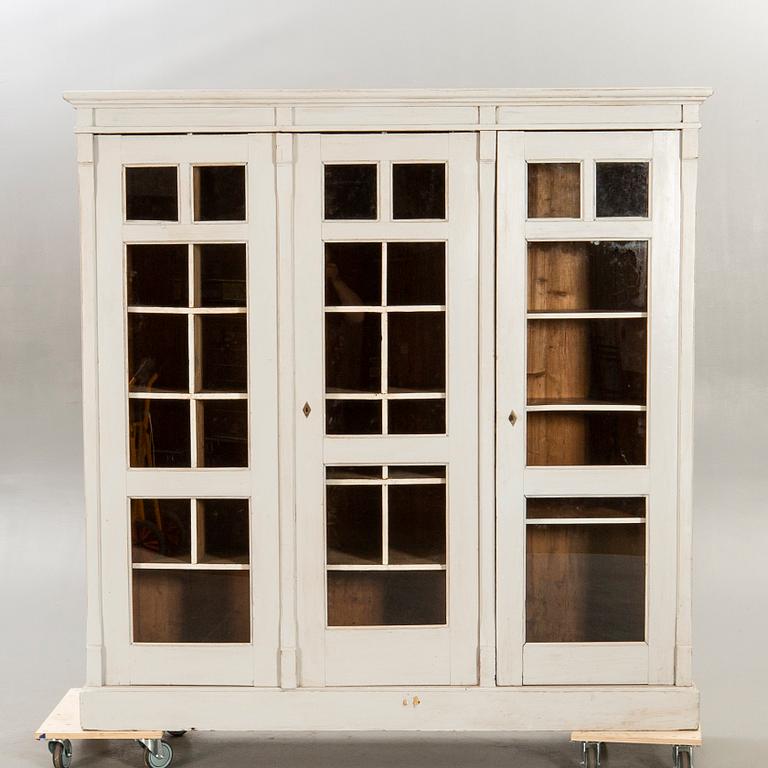 A painted display cabinet early 1900s.