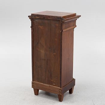 Skåp, 1800-talets mitt.