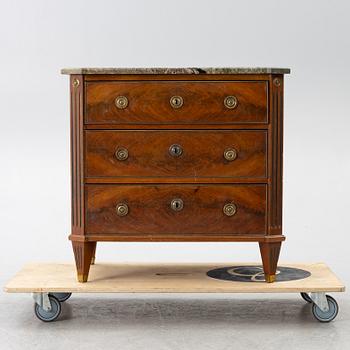 Byrå, sengustaviansk stil, 1800-tal.