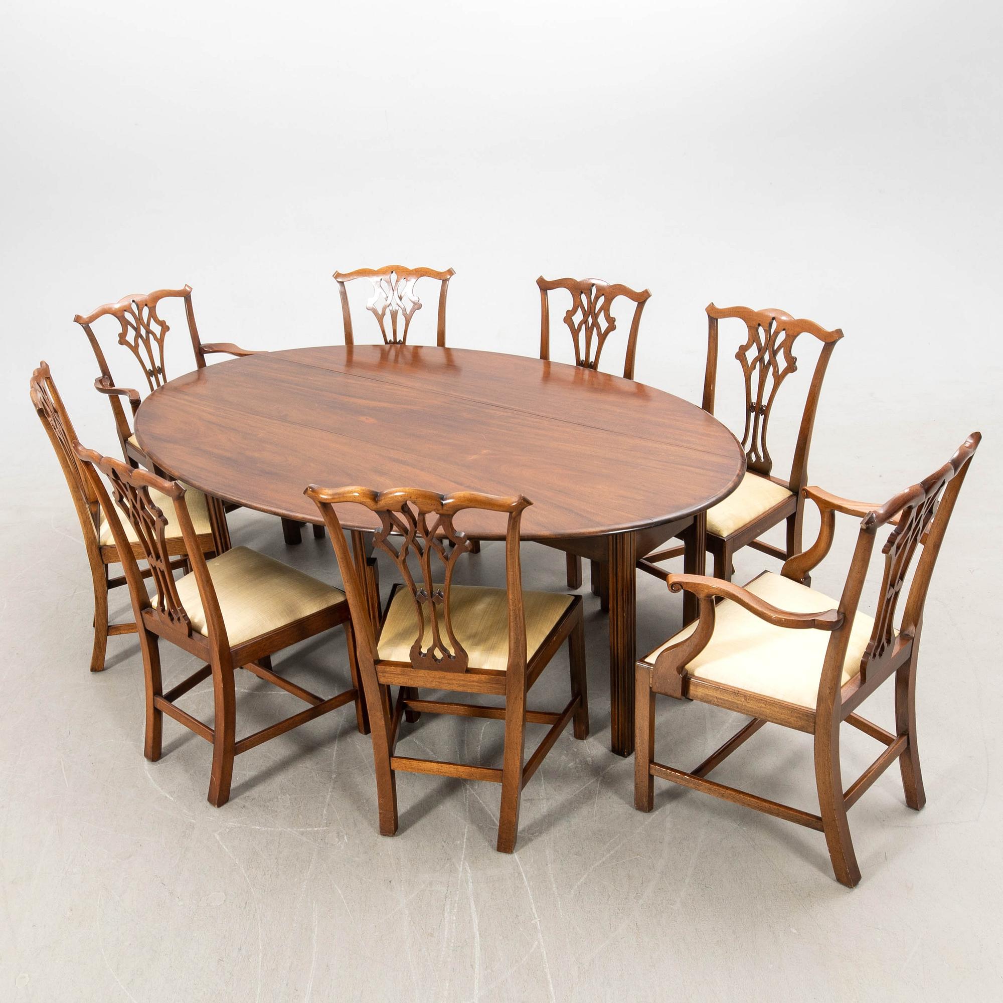 Dining group 11 dlrs England mid-20th century.