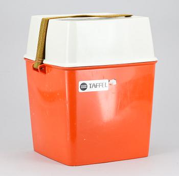 PICKNICKSET, plast, "Taffel". Design Sigvard Bernadotte & Acton Bjoern, 1959.