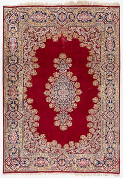 Carpet, Kirman, 314 x 220 cm.