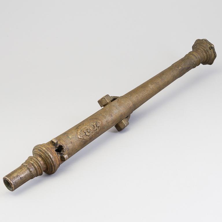 AN EAST ASIAN BRASS BOAT RAIL CANNON, 19th century.