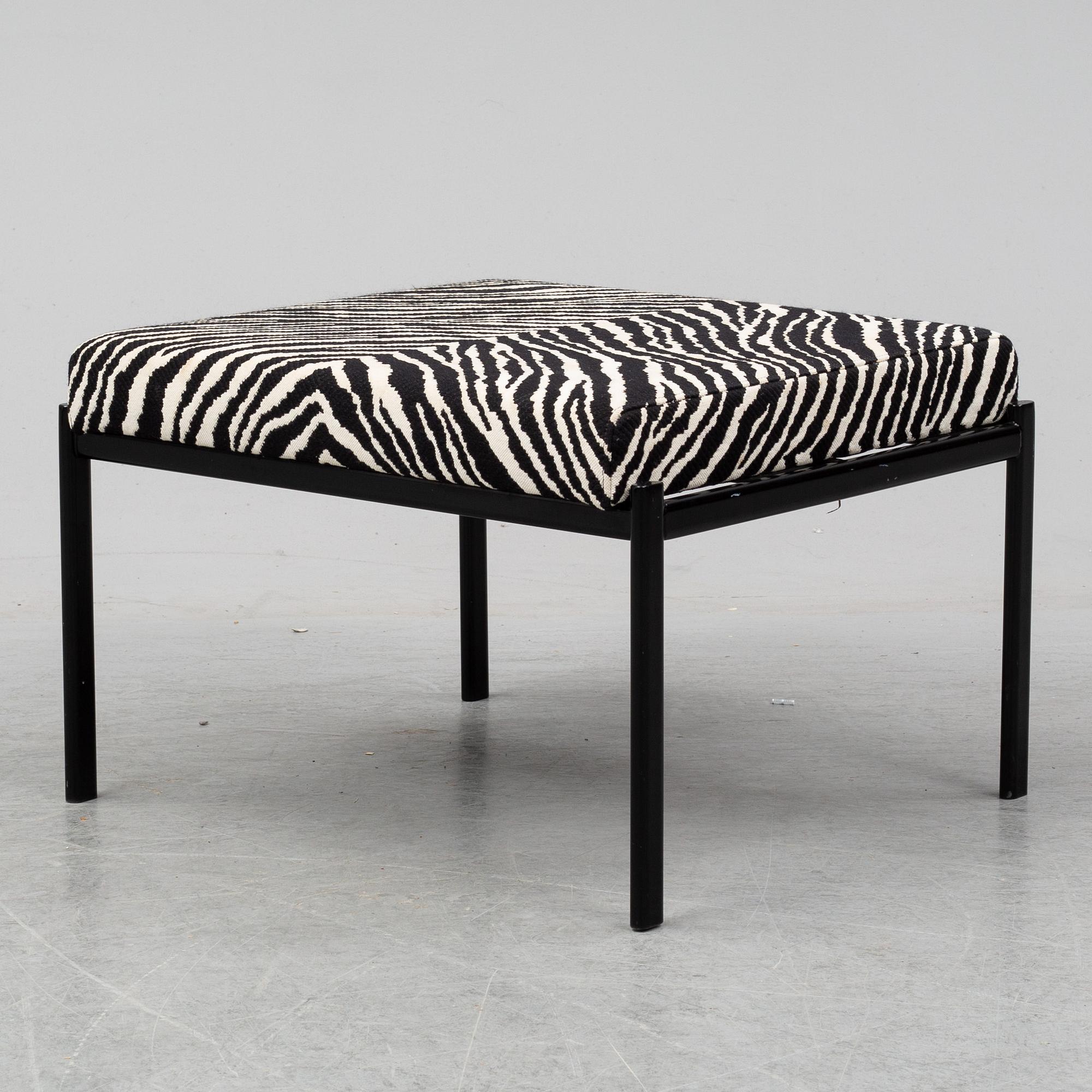 A 'Kiki' bench by Ilmari Tapiovaraa for Artek, designed 1960.