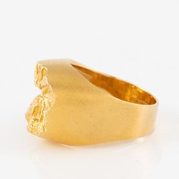 A Björn Weckström,  "Devil's Wheel"  ring 18K gold, Lapponia 1978.
