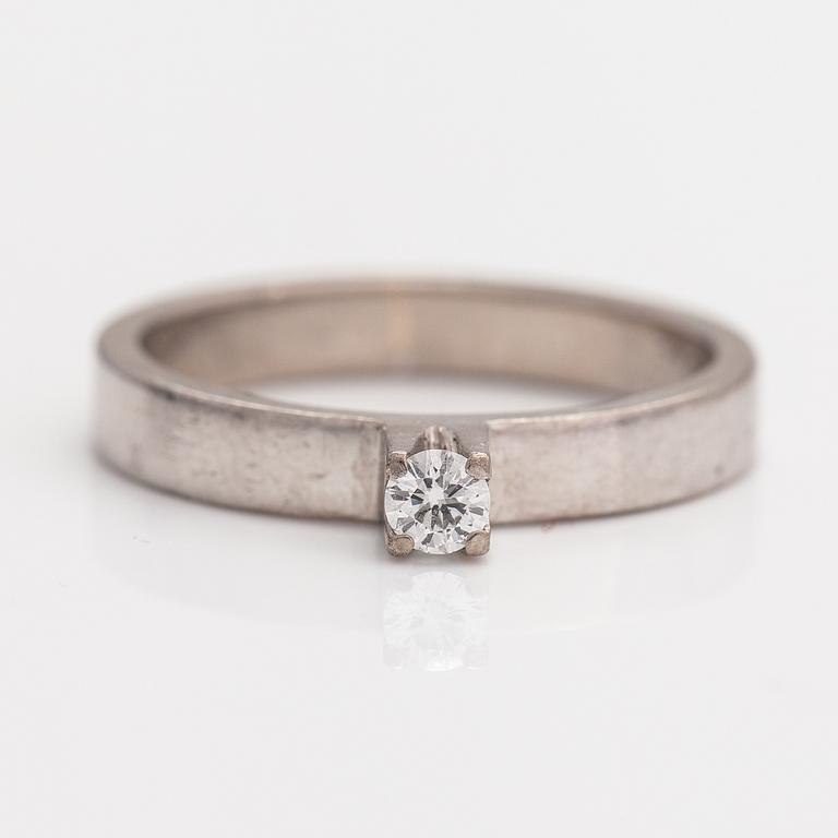 Ring, 18K vitguld, diamant ca 0.10 ct.