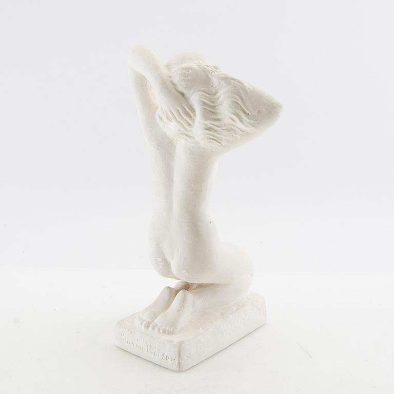 Carin Nilson, skulptur Knästående modell.