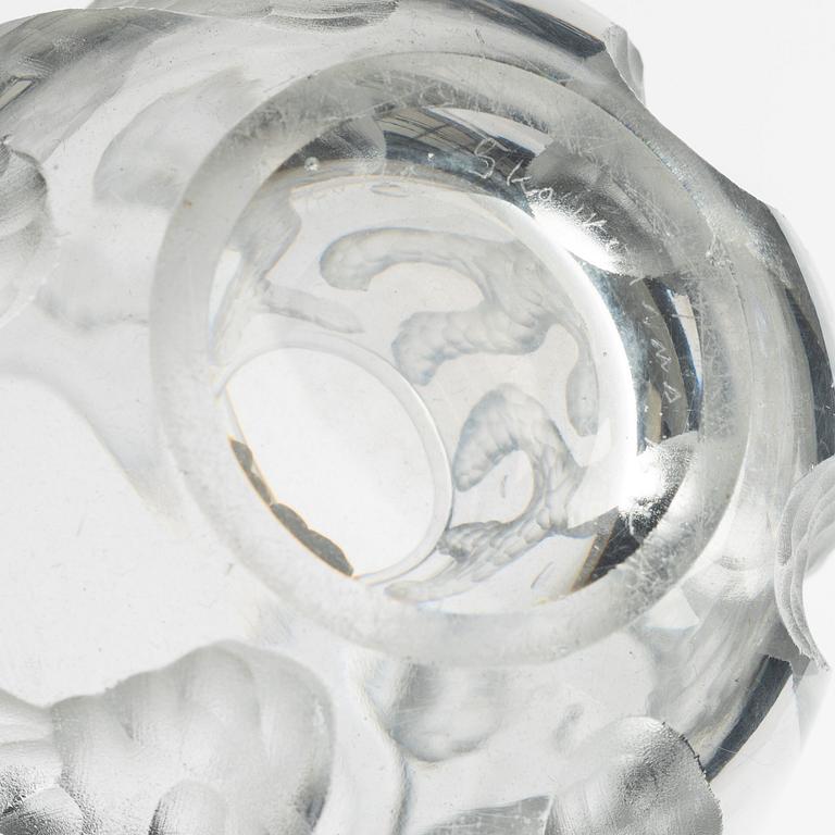 Sven Erik Skawonius, a cut clear glass vase, Kosta, Sweden 1940s.