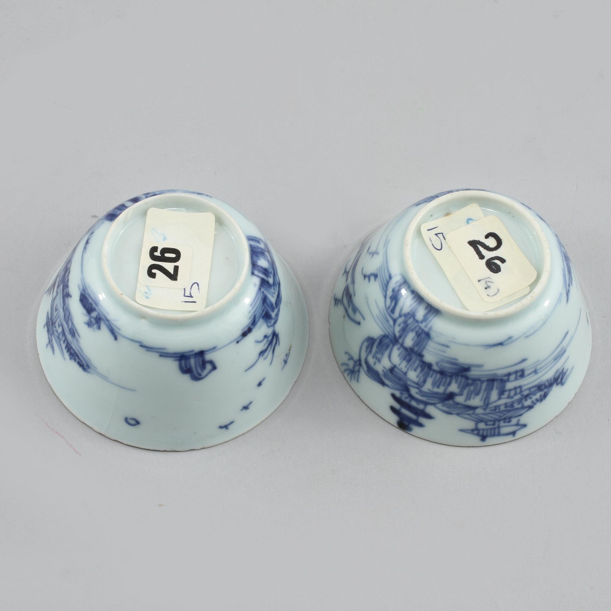 KOPPAR, 2 st, porslin, Kina, ca 1744.