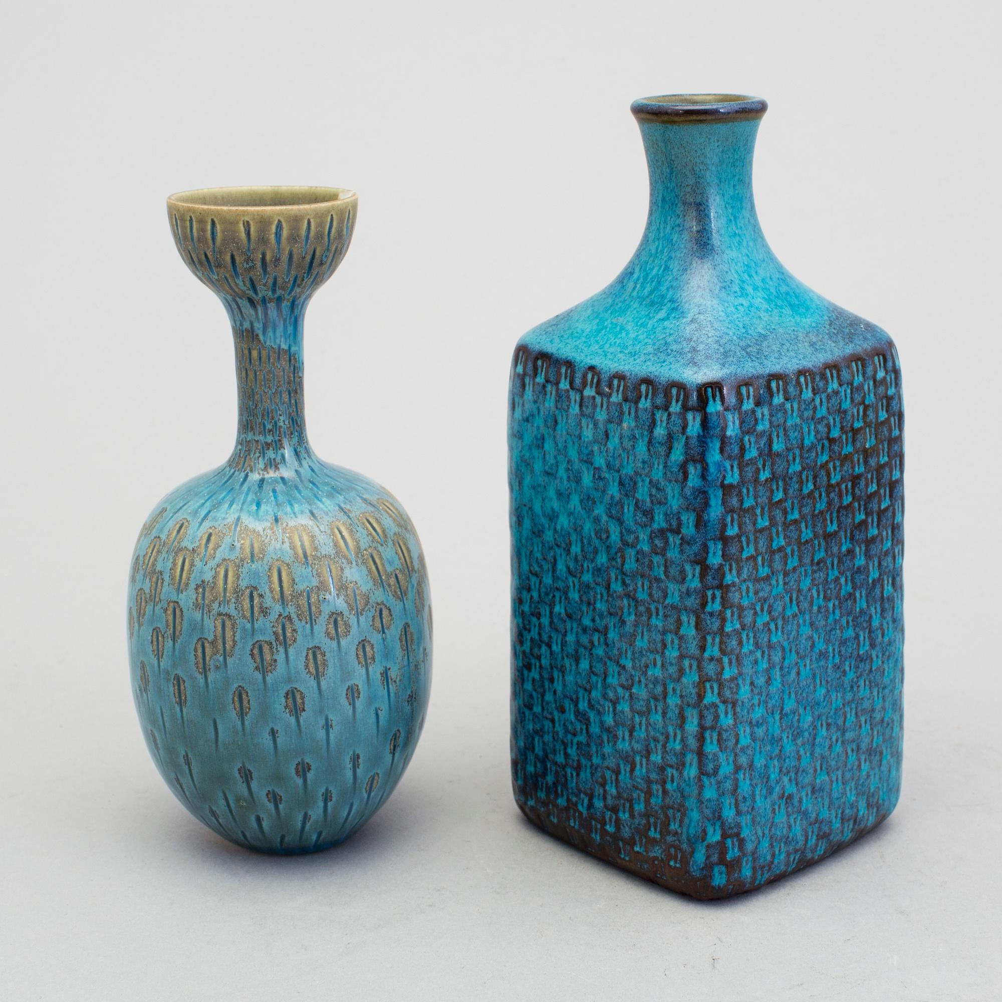 STIG LINDBERG, vaser 2 st, stengods, Gustavsberg, signerade med Gustavsberg Studiohanden.