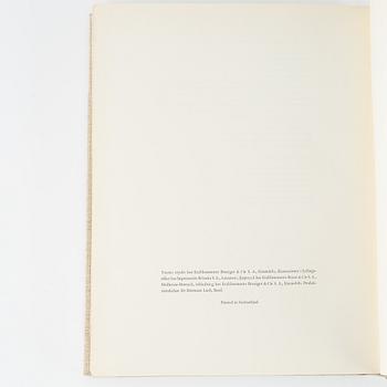 Six book about Chinese porcelain and art.