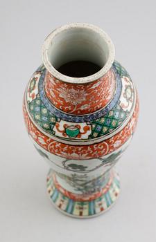 VAS, porslin, Kina, 1900-tal.