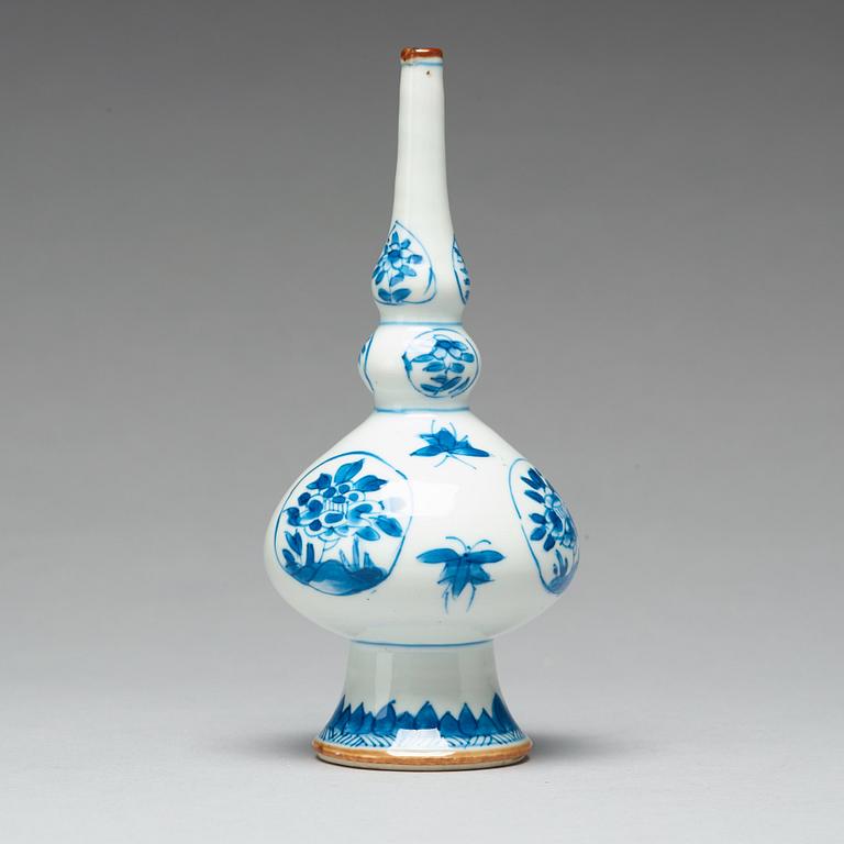 VATTENDROPPARE, porslin. Qingdynastin, Kangxi (1662-1722).