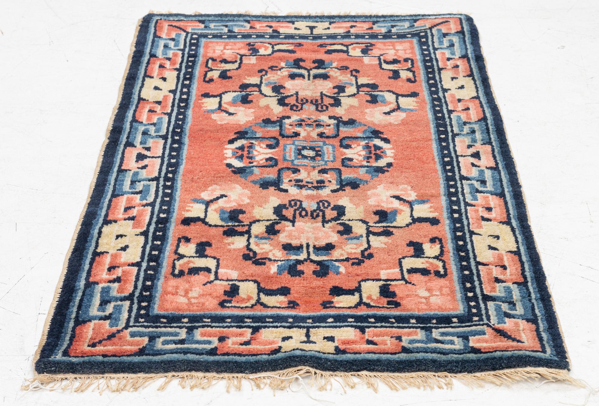 An antique Baotou/Suiyuan rug, ca 100 x 55 cm.