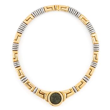560. A Bulgari necklace "Monete" in 18K gold with an ancient coin.
