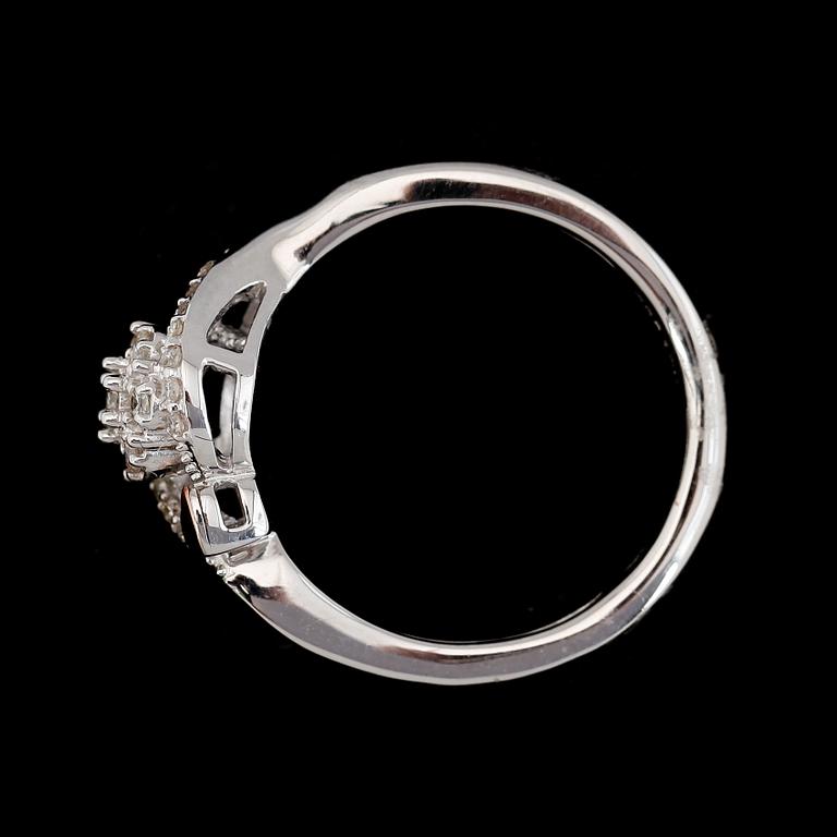 RING, silver och 10K roséguld med diamanter tot ca 0.20 ct.
