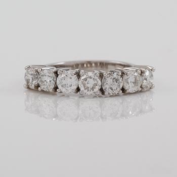 RING, 18K vitguld och diamanter tot ca 2.20 ct.