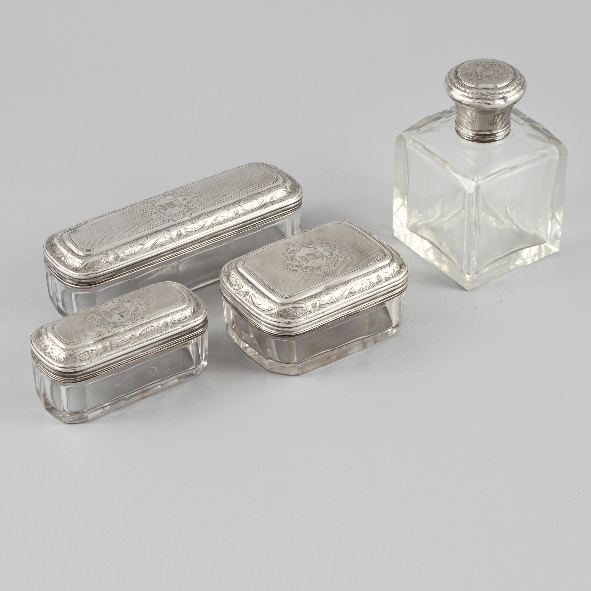 ASKAR samt FLASKA, 4 delar, nysilver och glas, 1900-tal.
