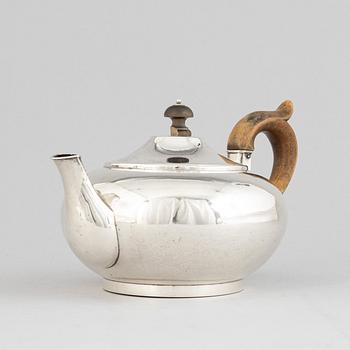 A Swedish 19th century silver coffee-pot, mark of F & W Zethelius, Stockholm 1846.