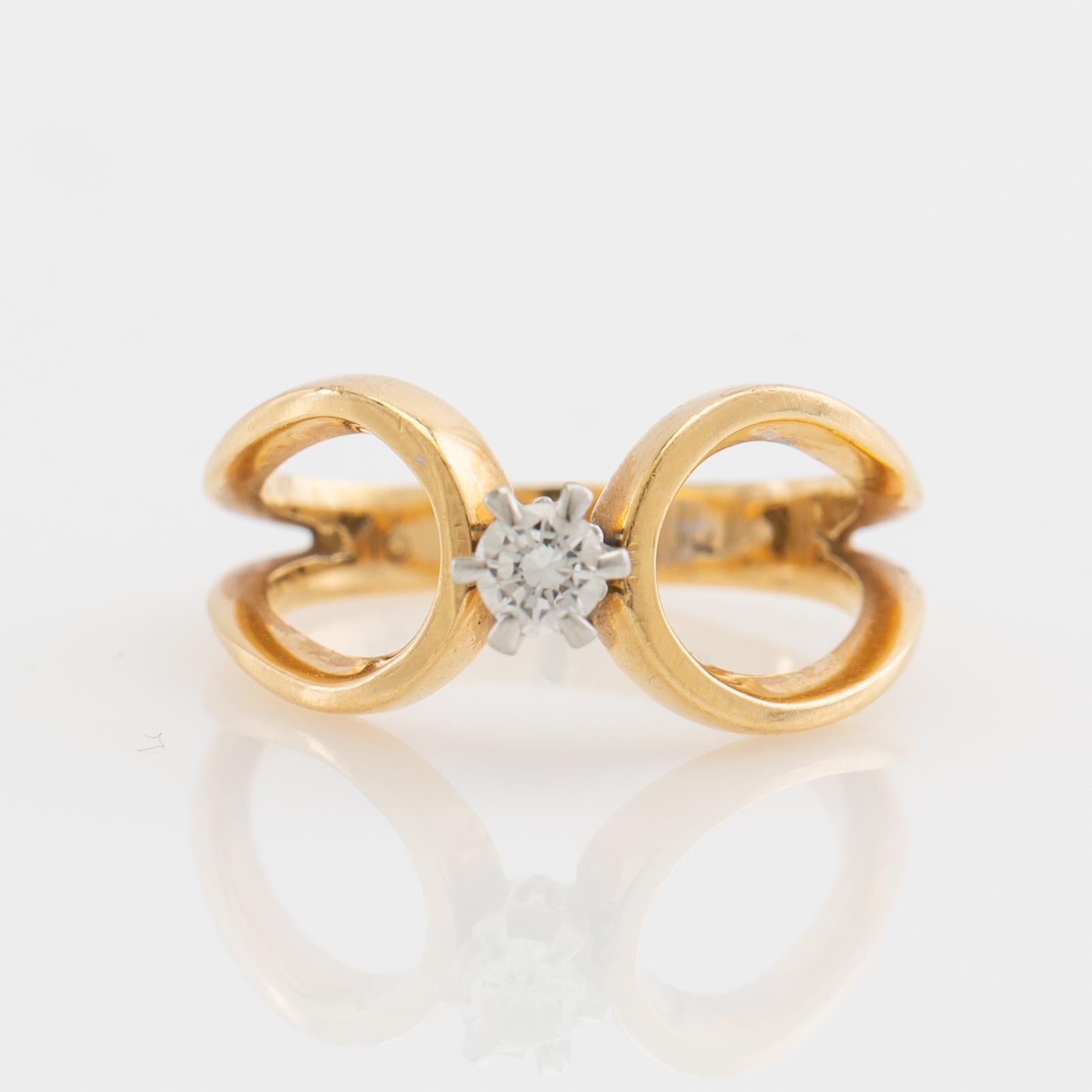 Ring, fantasy model, 18K gold with diamond.
