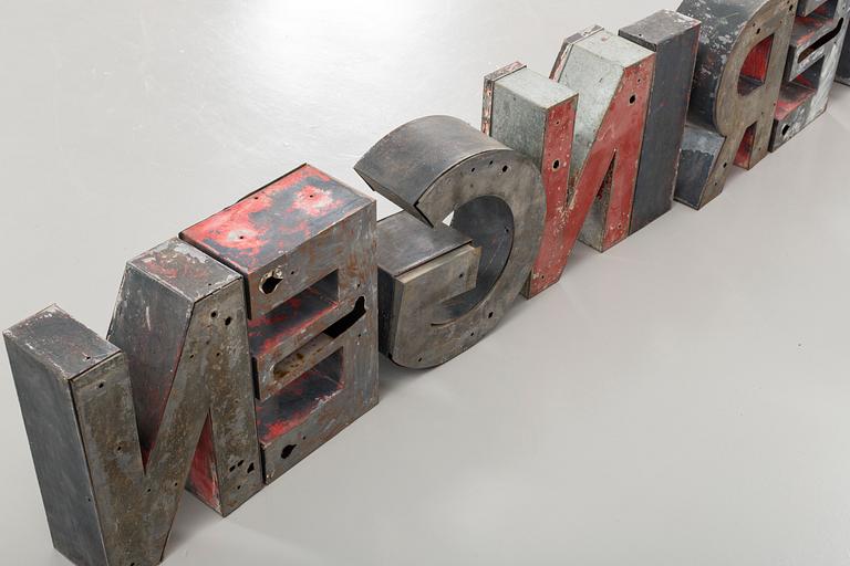BOKSTÄVER I PLÅT, 11 st, 'SERVERINGEN', 1930-50-tal.