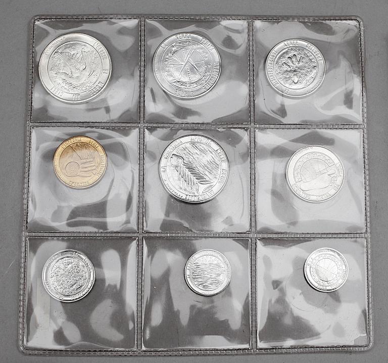PARTI MYNT OCH MEDALJER SAMT POLETTER OCH PLAKETTER, bla silver, brons, mest Sverige, 1700-1900-tal.