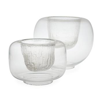 698. Two Timo Sarpaneva glass bowls, Finlandia-series, Finland 1968-74.