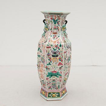 VAS, porslin, Kina, 1800-tal.