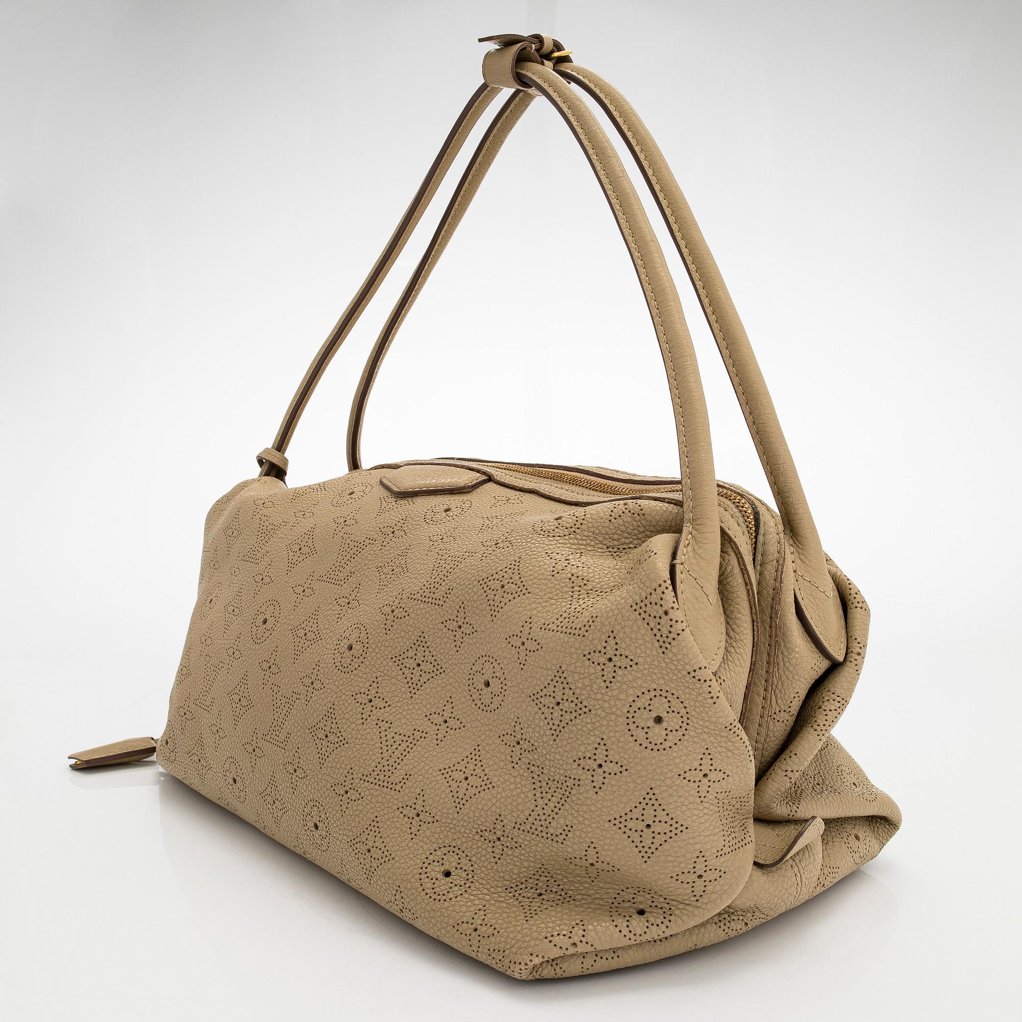 Louis Vuitton, a 'Mahina Galatea MM' bag.