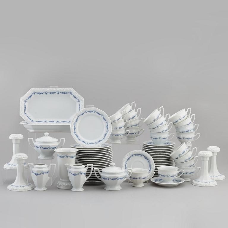 A Rosenthal 'Maria' porcelaine service (53 pc).