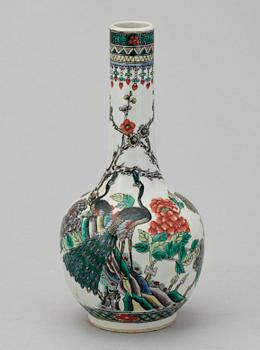 VAS, porslin, Kina. Sen Qing dynasti.