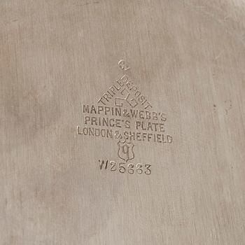 Karott med lock, försilvrad, England, 1900-talets första hälft.