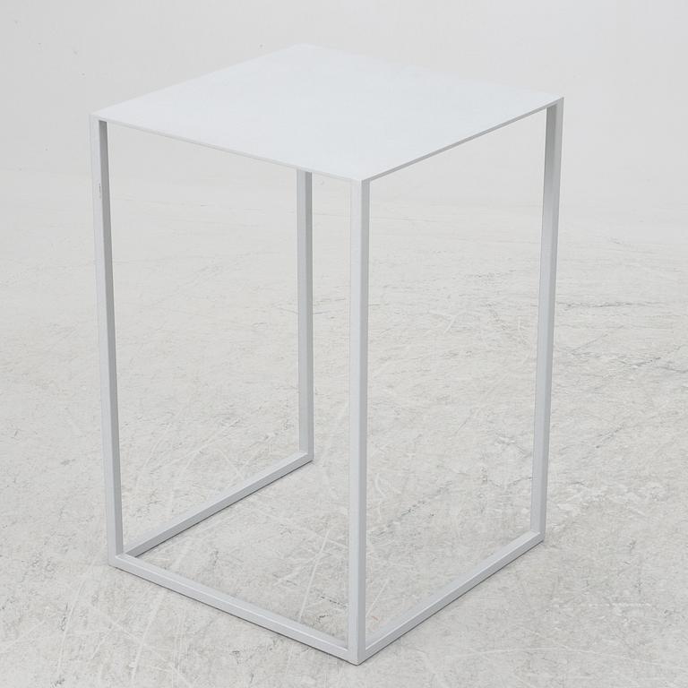 Piero Lissoni, coffee table, "Note", Cassina, Italy.