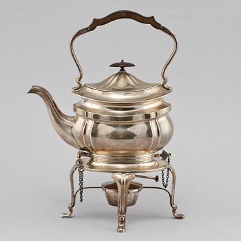 TEKÖK PÅ RECHAUD, silver, Mappin Webb, Sheffield, England, 1908. Vikt 1 280 g.