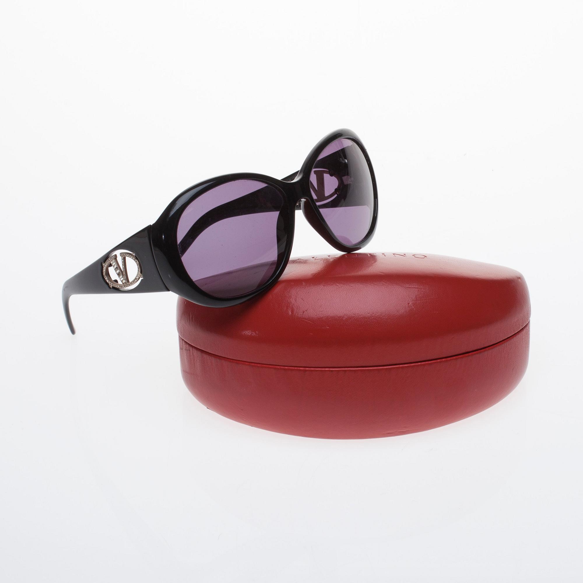 SOLGLASÖGON, Valentino.