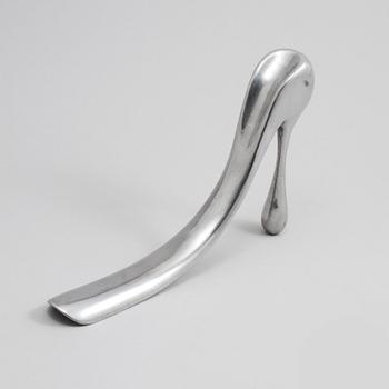 SKOSKED, vitmetall, Manolo Blahnik, 2000-tal.