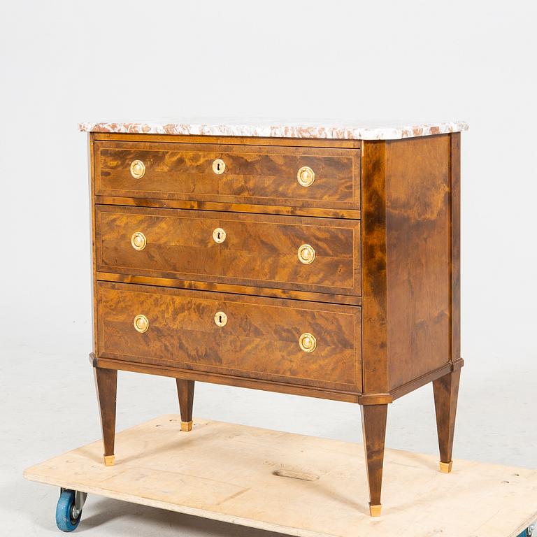 A Gustavian style mid 1900s mahogany dresser.