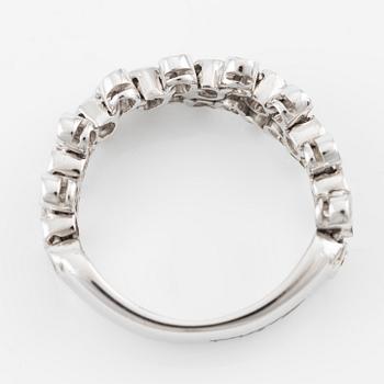 Ring in 18K white gold set with brilliant-cut diamonds, Salvini.