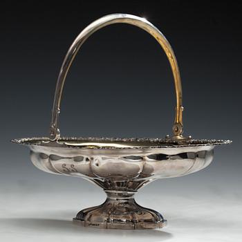 BRÖDKORG, 813 silver. Suomen Kultaseppä Oy Helsingfors 1922. Vikt 680 g.