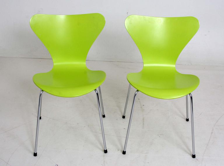 STOLAR, ett par, "Sjuan", Arne Jacobsen, Fritz Hansen.